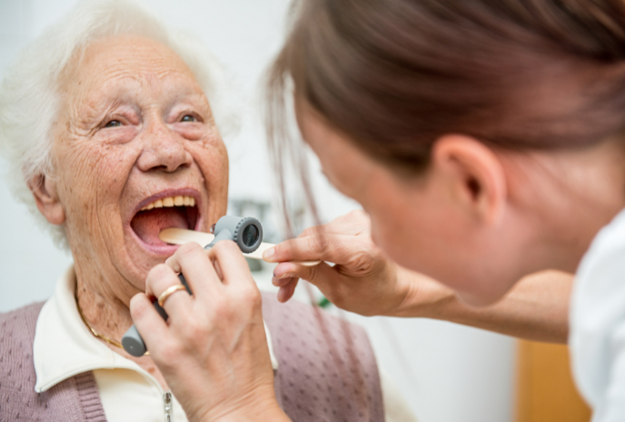 金心护齿暖“银龄”！金牛镇开展独居老人口腔健康专项服务